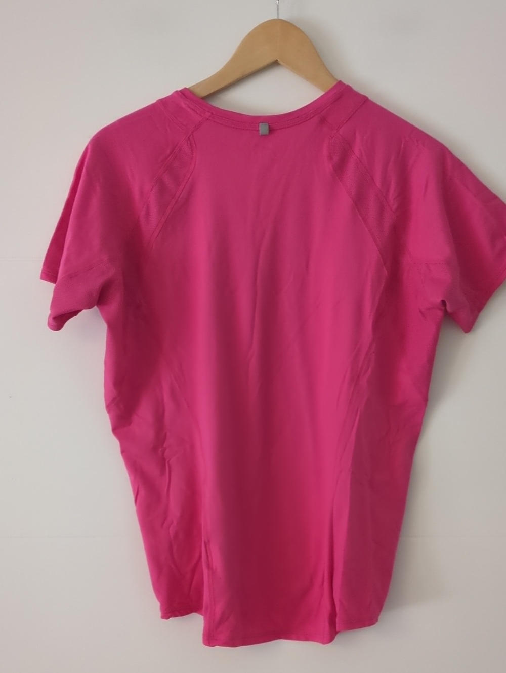 Nike Women’s Hot Pink Short Sleeve Athletic Running Gym Yoga Outdoor Hiking Tee - Picture 4 of 5